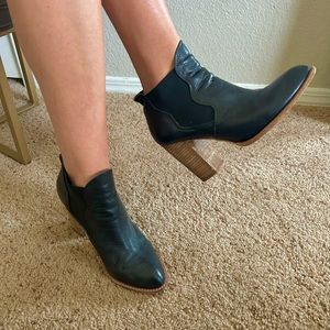 Chinese Laundry booties